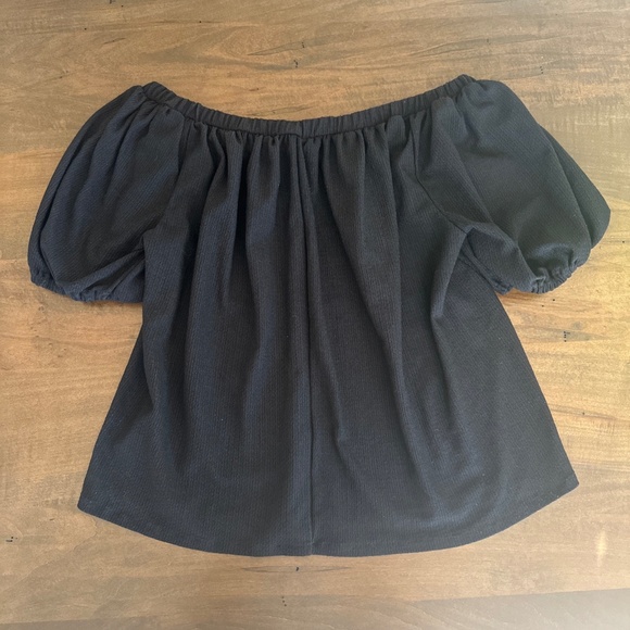 Anthropologie Cold Shoulder Short Sleeves Boho Loose Fitting Black Blouse Sz S - Picture 2 of 6